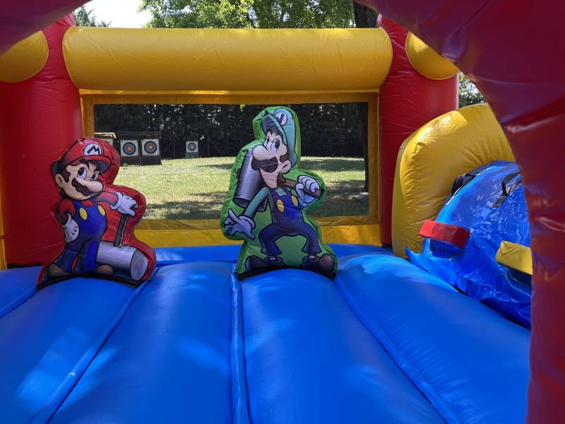 Location de Structure Gonflable Thème Mini Mario à Lyon et ses Alentours