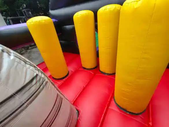 Structure Gonflable “Location structure Parcours MINECRAFT à Lyon et Villefranche