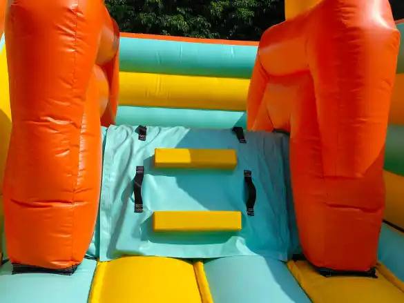 Location de structure gonflable Pokémon avec toboggan à Lyon et sa région